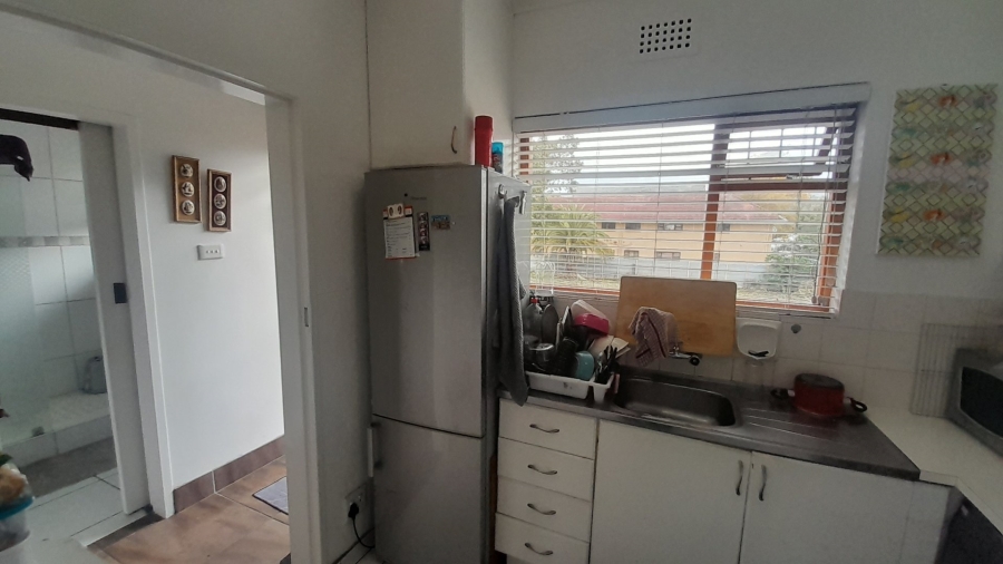To Let 1 Bedroom Property for Rent in Kenilworth Western Cape